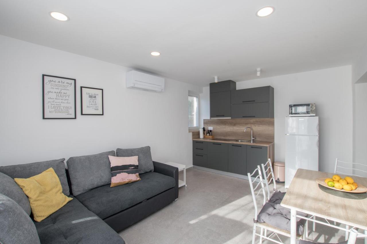 Lirio Apartment *