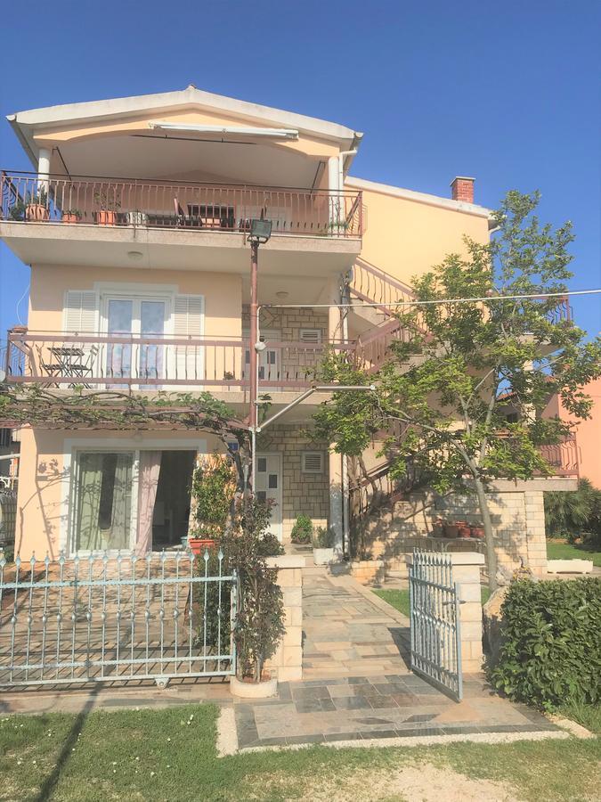 Lirio Apartment